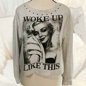 Marilyn Monroe Cropped Scoop Neck Sweatshirt in Lt Grey w/ Front Graphics - Sz S